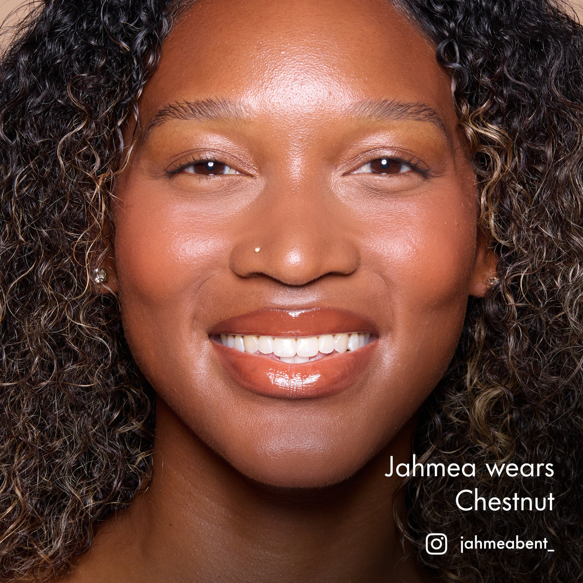 Jahmea wearing HD PRO.Conceal Chestnut.