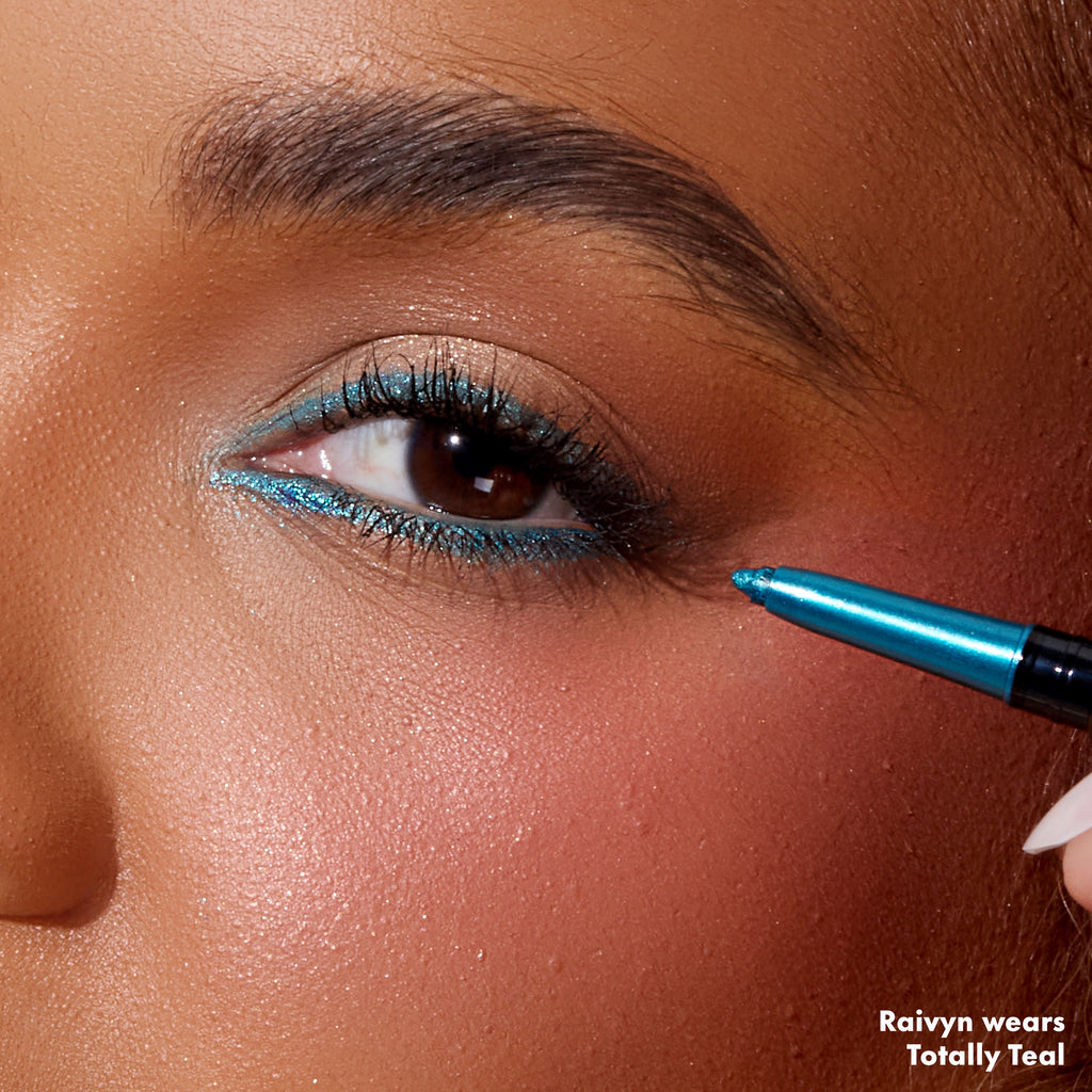Ultimate Intense Stay Auto Eyeliner — applied on eye